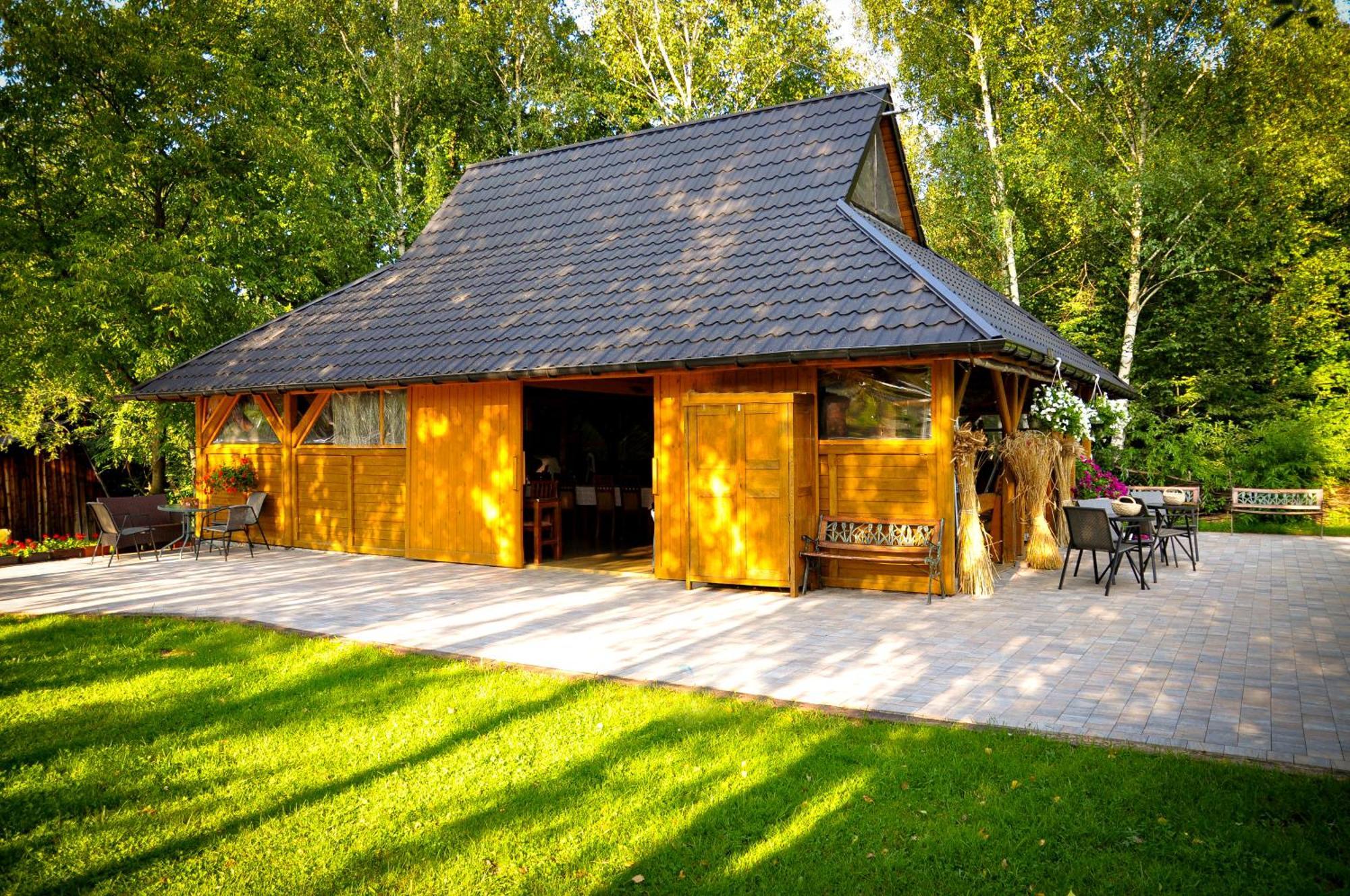 Ujanowice Wisniowy Gajヴィラ エクステリア 写真